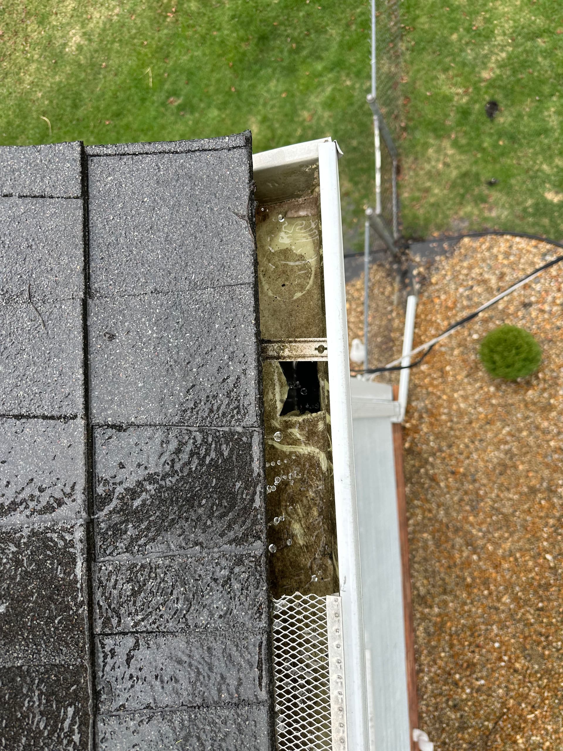 Effective Gutter Cleaning in Columbus